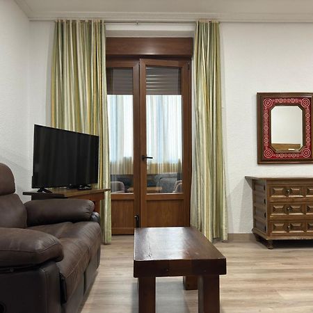 Hostal Aribel Longinos เซร์เซดียา ภายนอก รูปภาพ