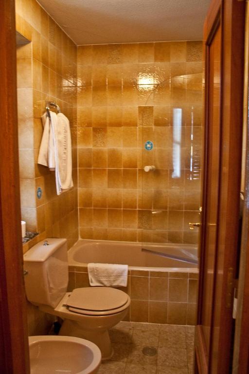 Hostal Aribel Longinos เซร์เซดียา ห้อง รูปภาพ