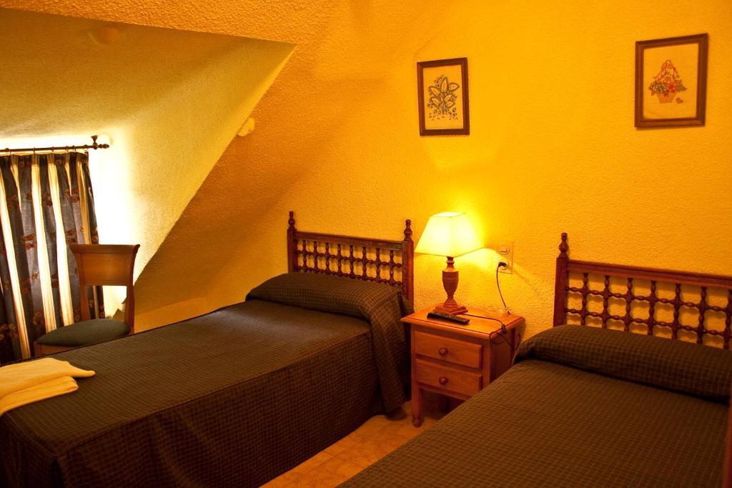 Hostal Aribel Longinos เซร์เซดียา ห้อง รูปภาพ